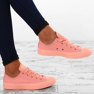 Converse Pink Chuck Taylor’s size 7